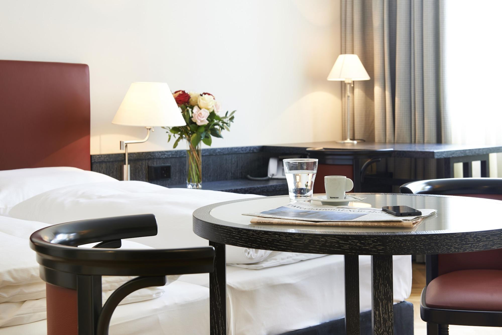 Hotel apartamentowy Singerstrasse 21-25 350m Next To St Stephen's Square Wiedeń