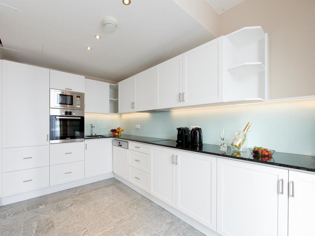 Hotel apartamentowy Singerstrasse 21-25 350m Next To St Stephen's Square 4*