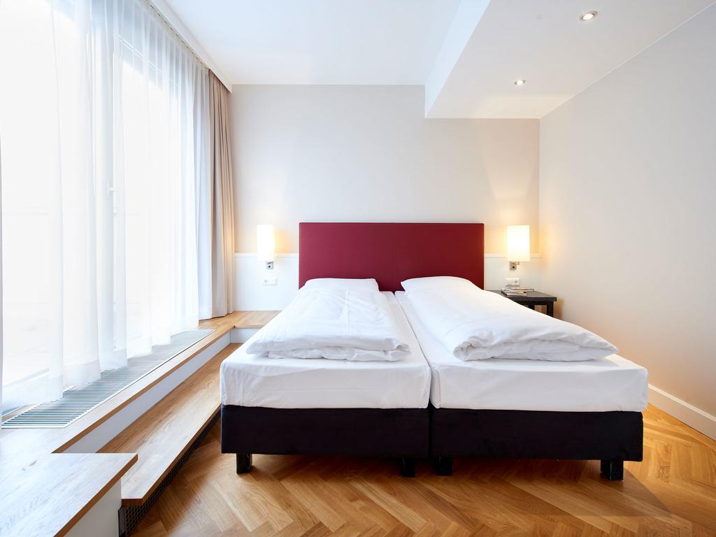 Hotel apartamentowy Singerstrasse 21-25 350m Next To St Stephen's Square