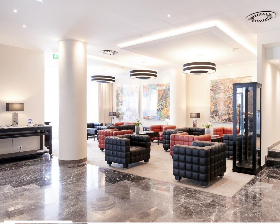 Hotel apartamentowy Singerstrasse 21-25 350m Next To St Stephen's Square